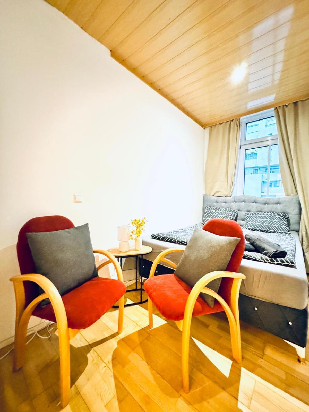 Amazing 4br Shared 10 Minute Walk To Fac Platz Appartement *