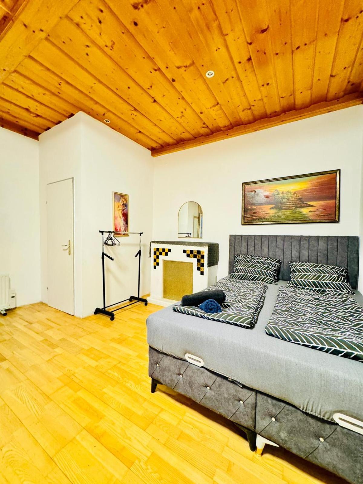 Amazing 4br Shared 10 Minute Walk To Fac Platz Appartement Wenen
