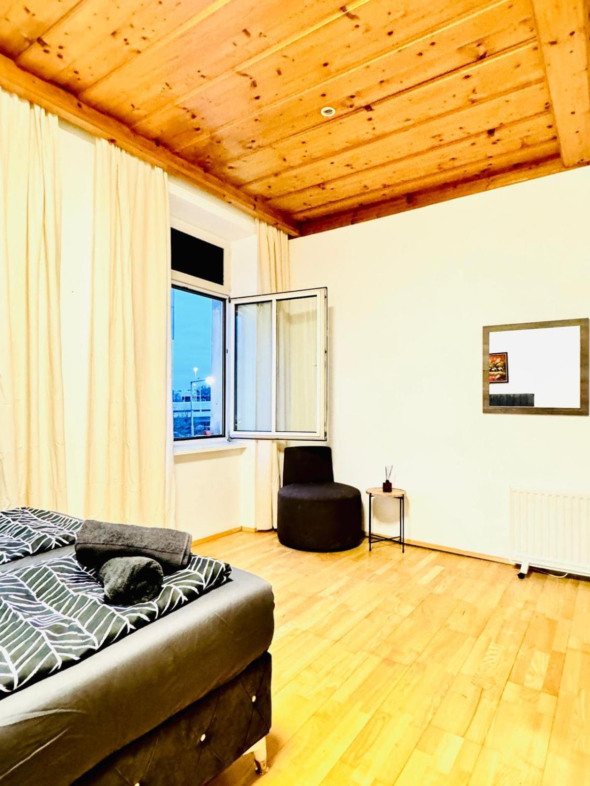 Amazing 4br Shared 10 Minute Walk To Fac Platz Appartement *