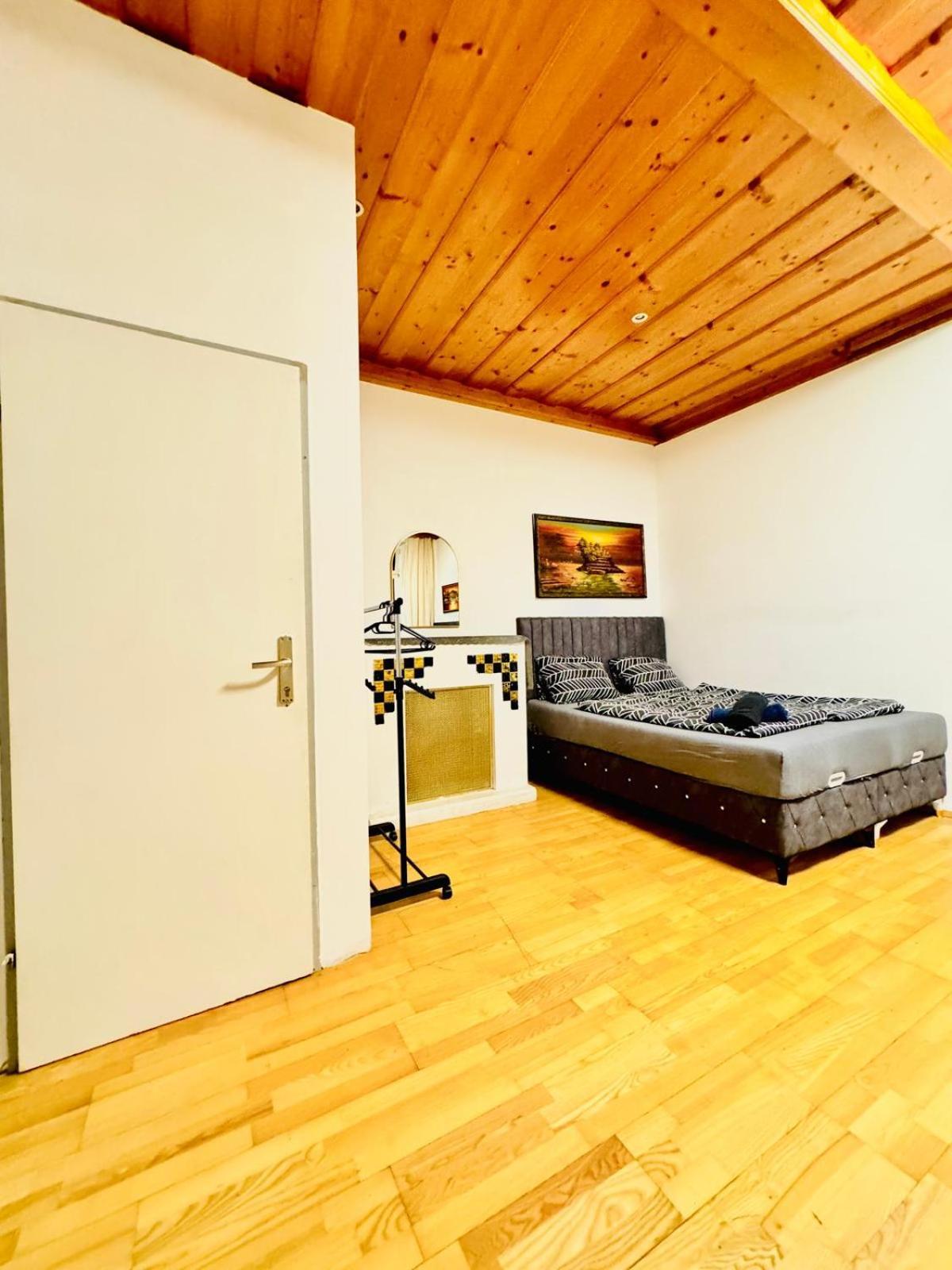 Appartement Amazing 4br Shared 10 Minute Walk To Fac Platz *